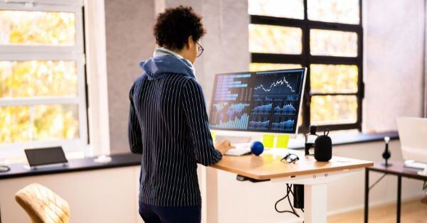 Coworking gagdets standing desk